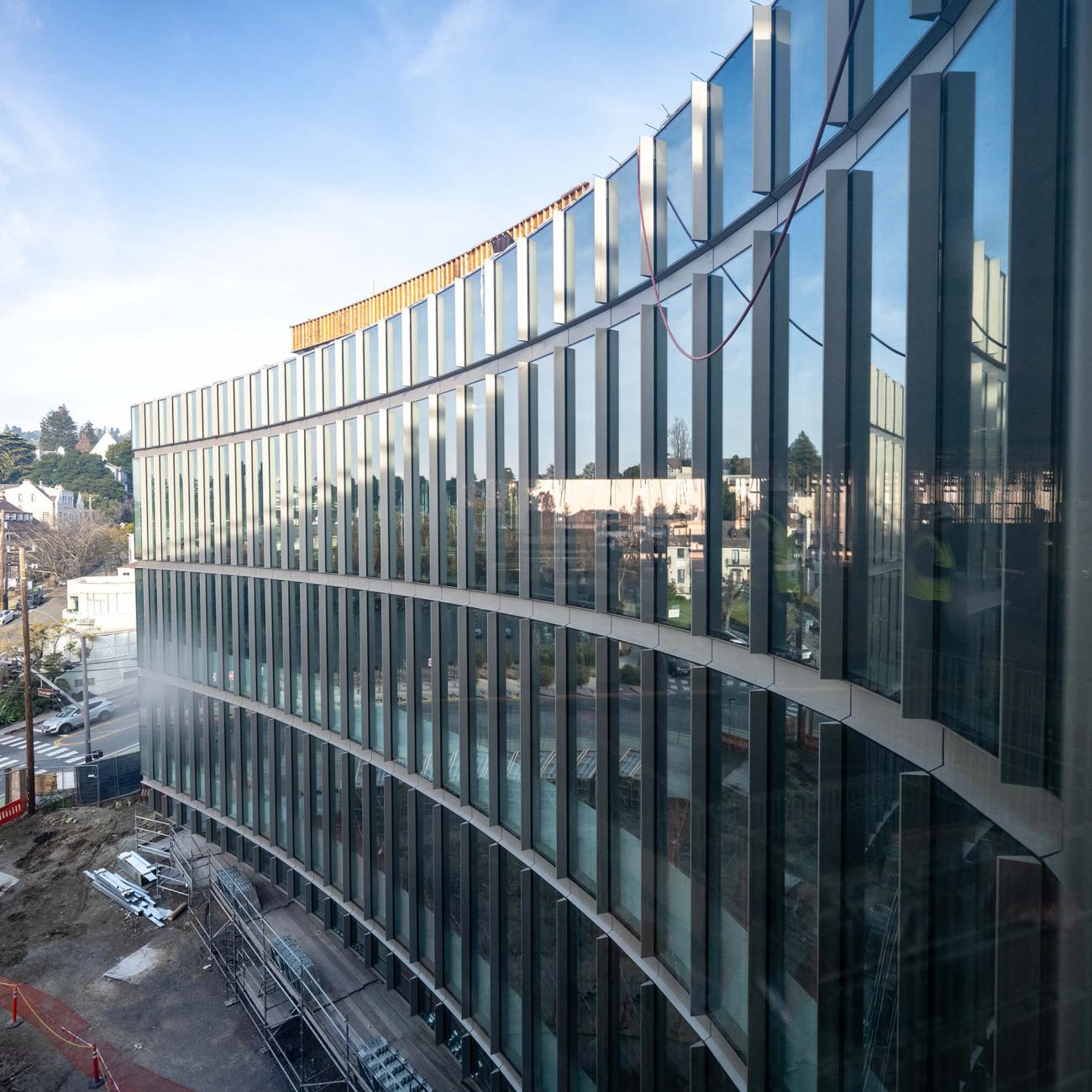 Gateway building